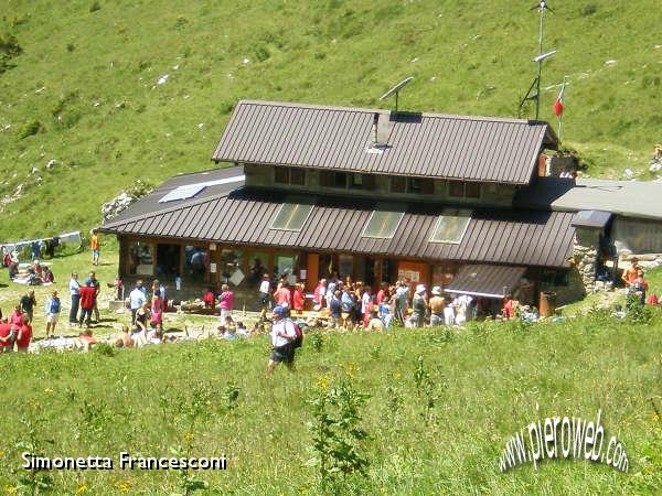 31FINALMENTE IL RIFUGIO OLMO (1819 m.).jpg